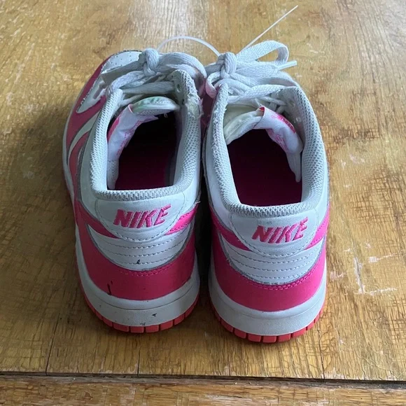 Nike Fuchsia and White Low-Top Sneakers - Picture 5 of 6